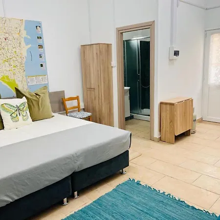 - - Sleeps 4 - Garden - Parking