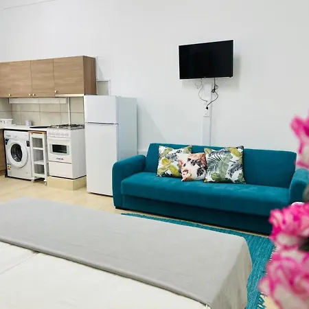 Apartament - - Sleeps 4 - Garden - Parking